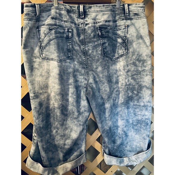 CATO Woman Stone-Washed Light Blue Wide Leg Denim Capri Jeans 24W - Picture 5 of 10